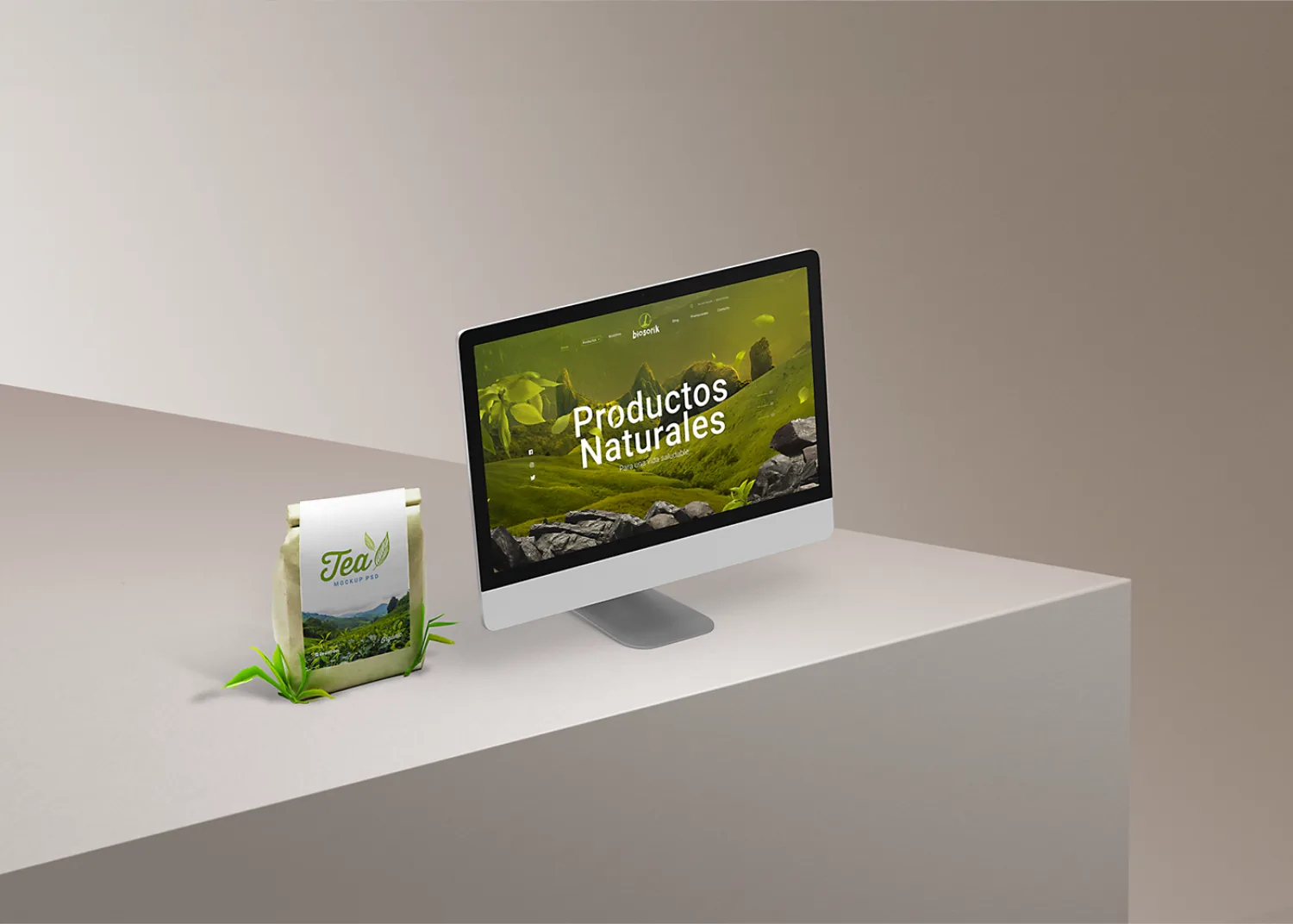 Página web de Biosorik en un monitor junto a un paquete de té